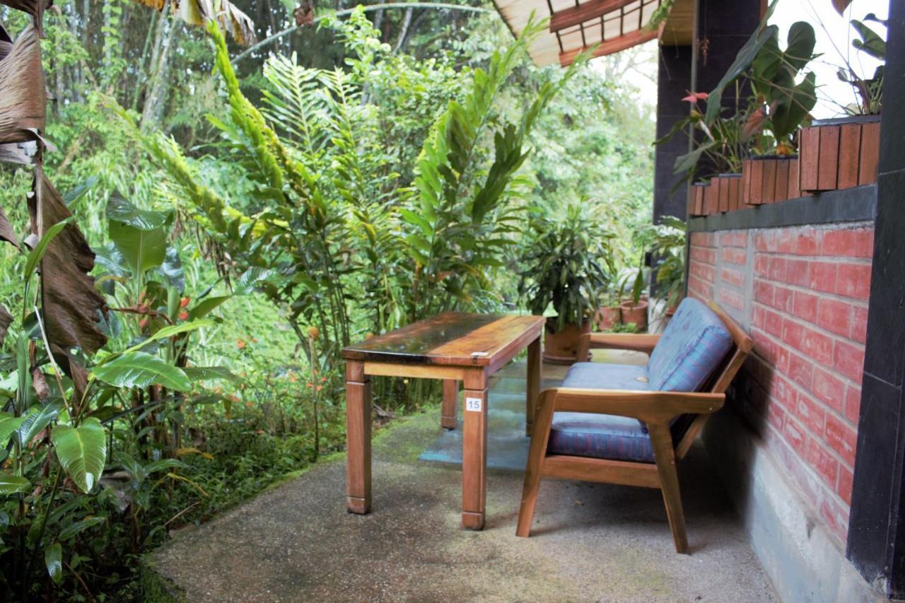 Hostal Zafiro Mindo Luaran gambar