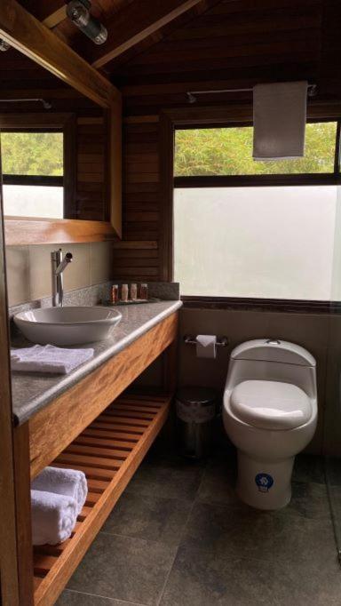 Hostal Zafiro Mindo Luaran gambar