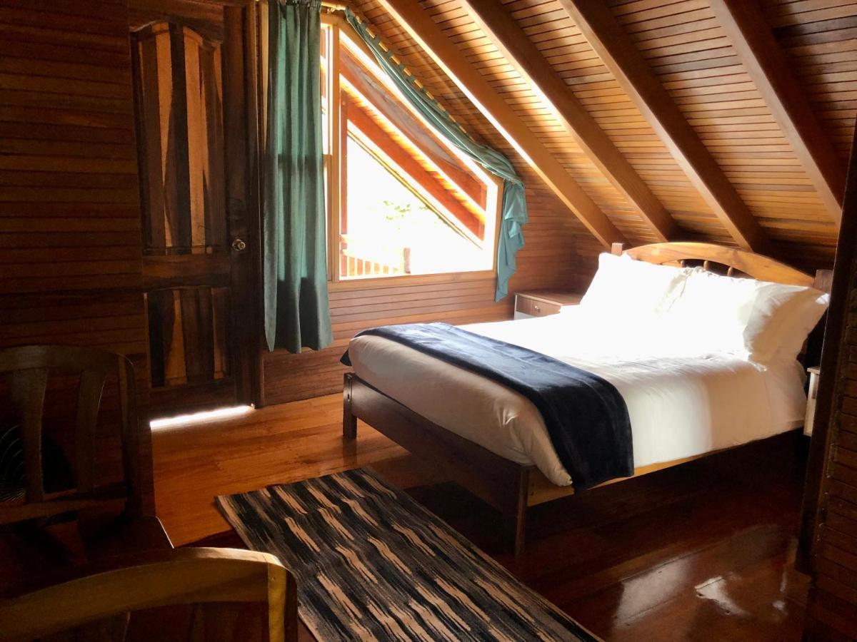Hostal Zafiro Mindo Luaran gambar