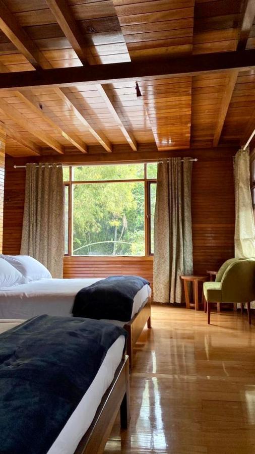 Hostal Zafiro Mindo Luaran gambar