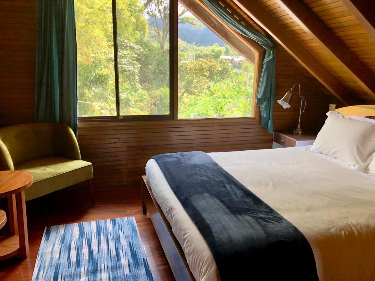 Hostal Zafiro Mindo Luaran gambar