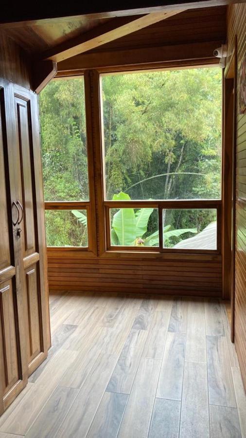 Hostal Zafiro Mindo Luaran gambar