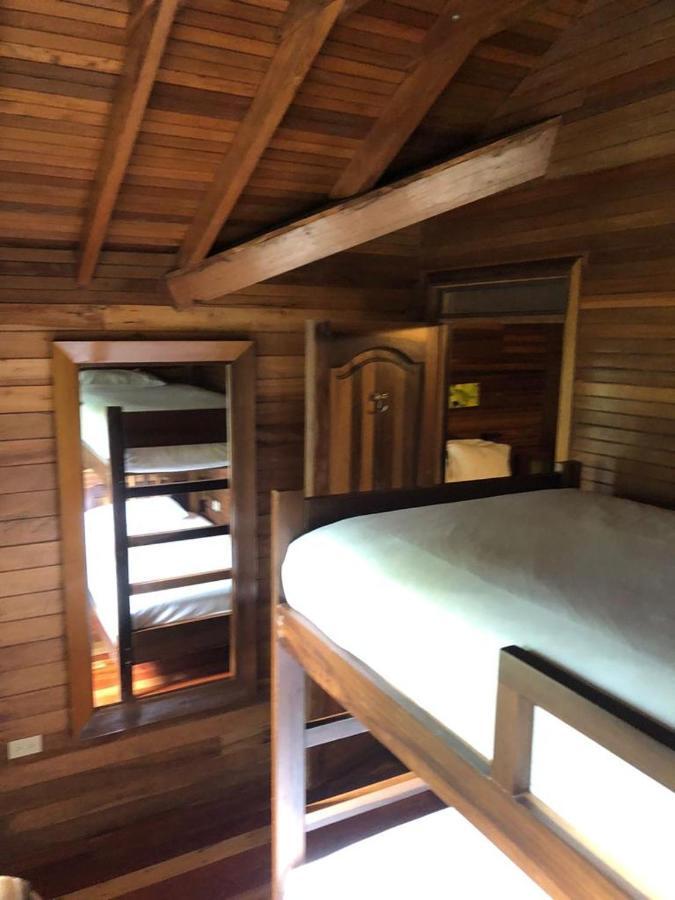 Hostal Zafiro Mindo Luaran gambar